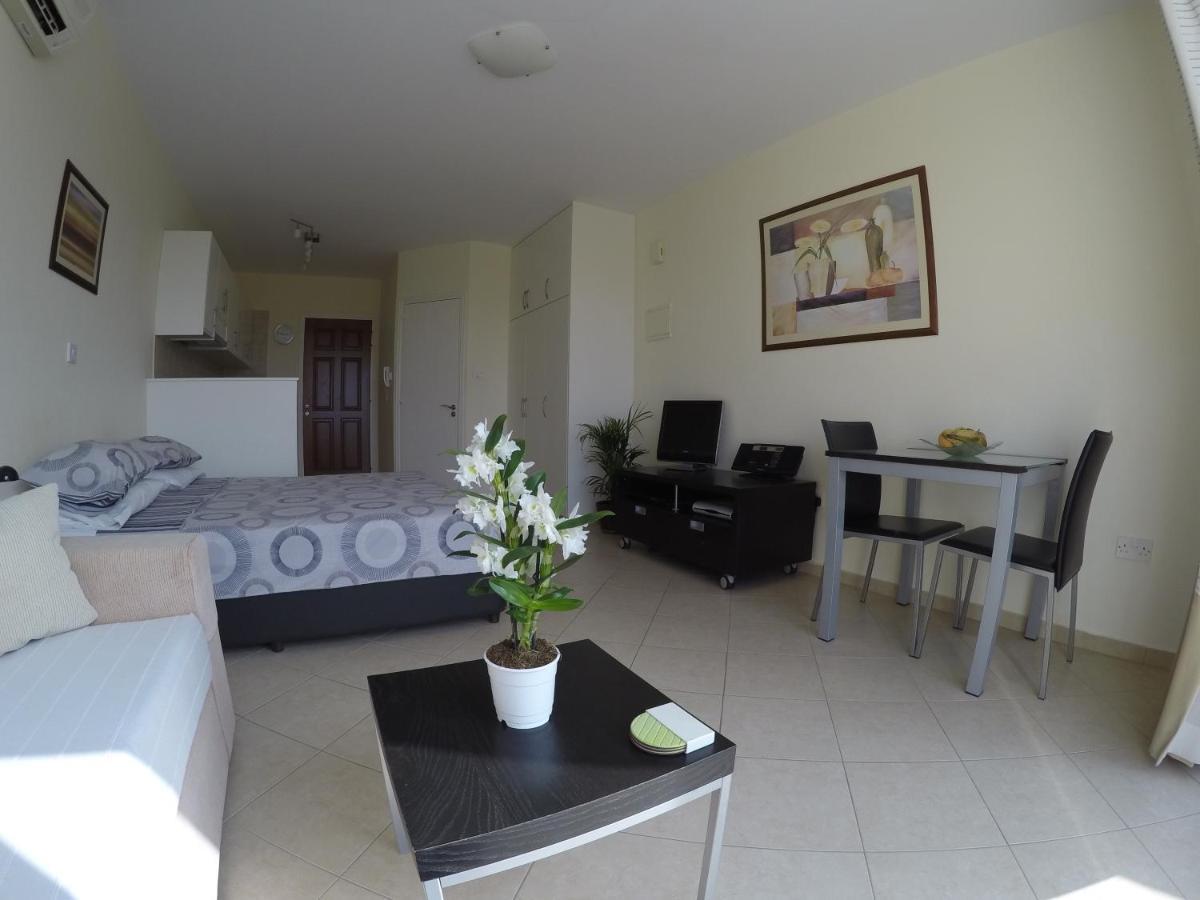 Kato Paphos Suites Экстерьер фото