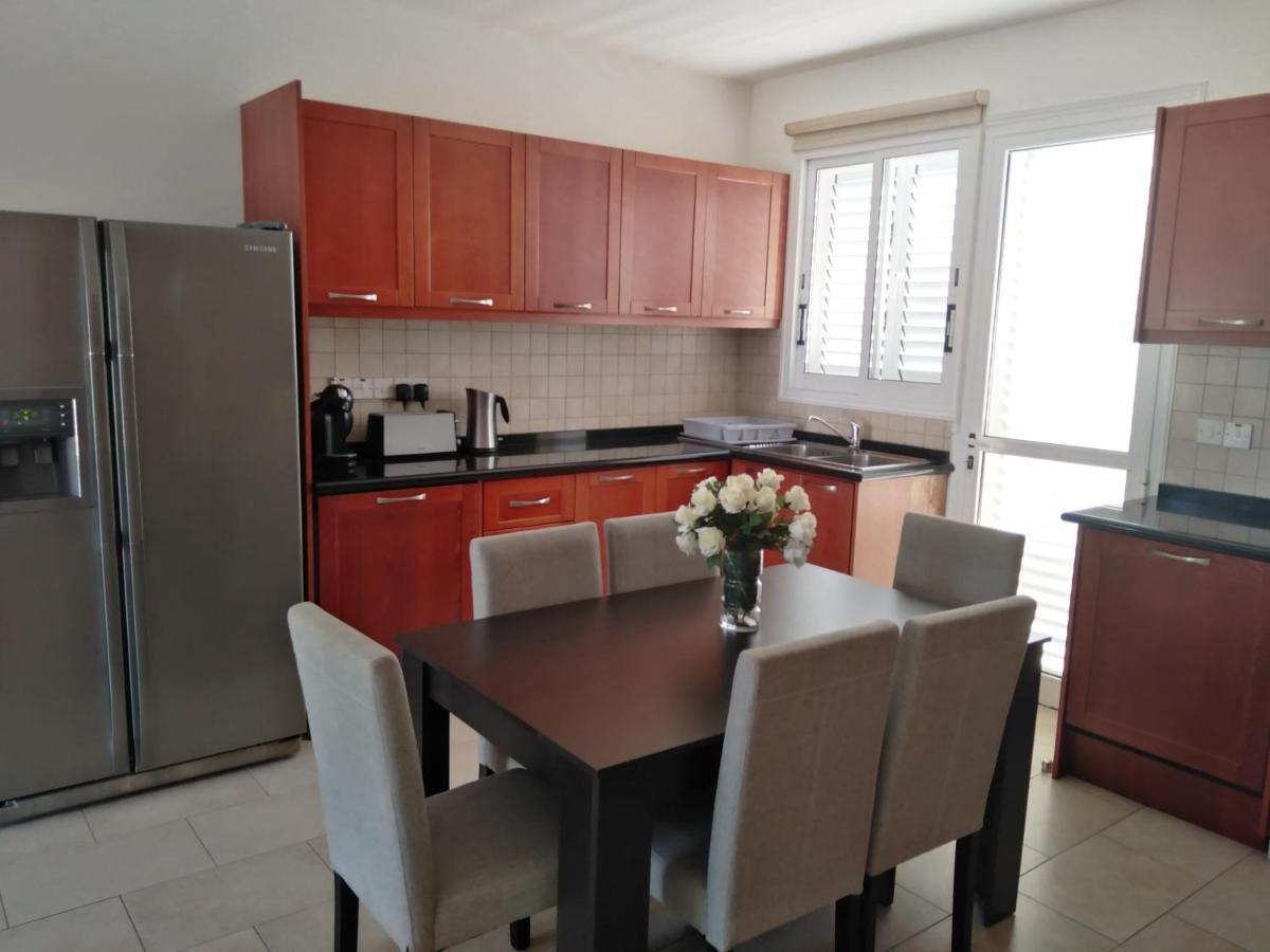 Kato Paphos Suites Экстерьер фото