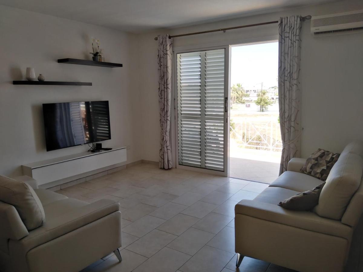 Kato Paphos Suites Экстерьер фото