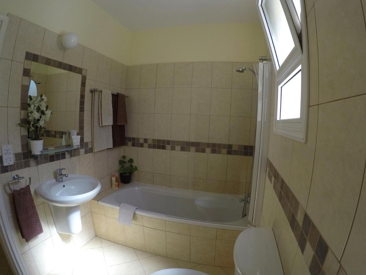 Kato Paphos Suites Экстерьер фото