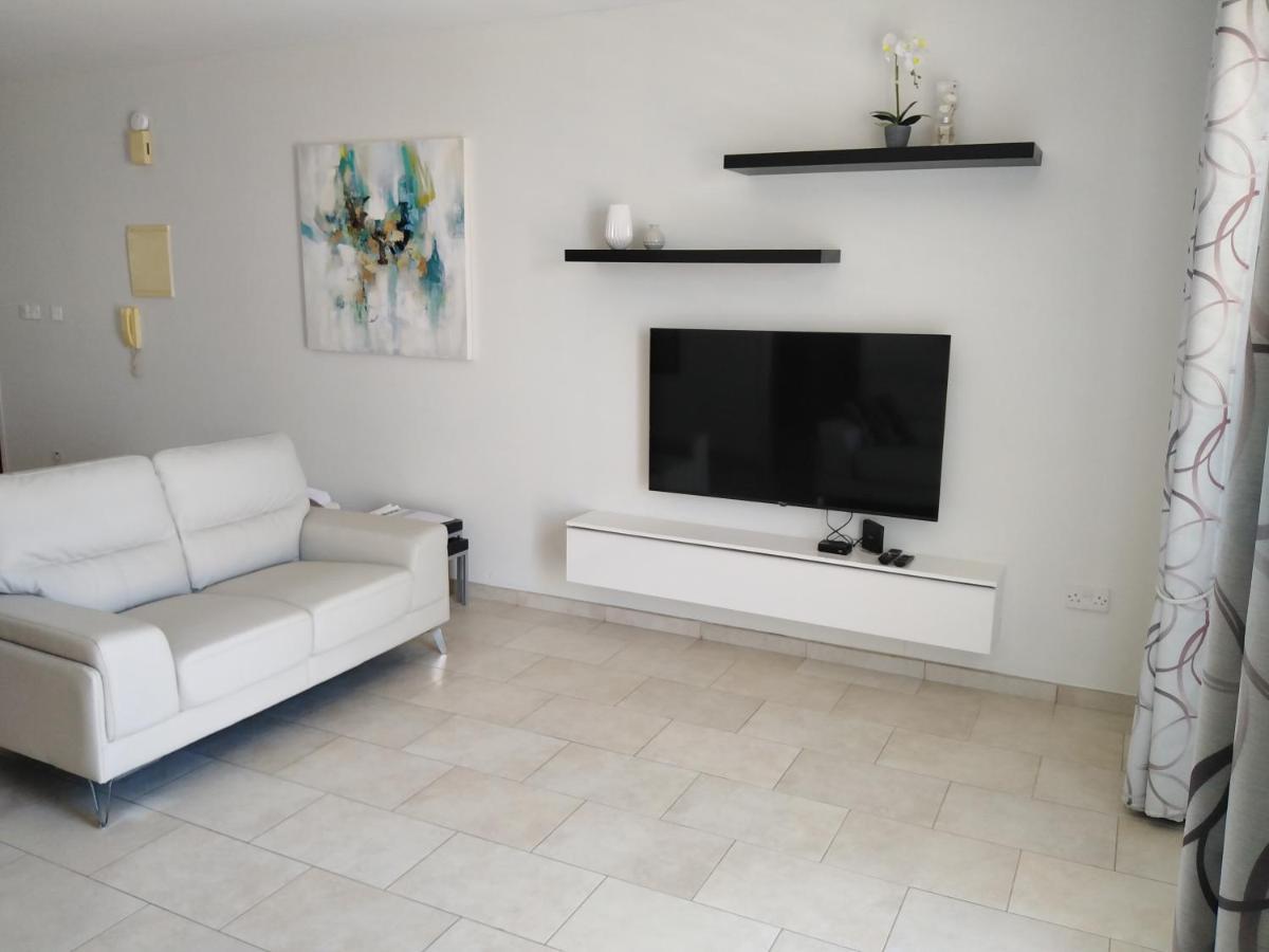 Kato Paphos Suites Экстерьер фото