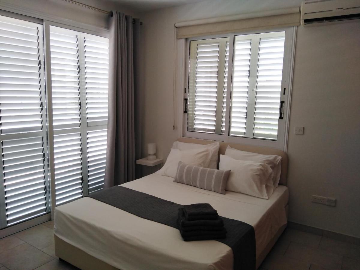 Kato Paphos Suites Экстерьер фото