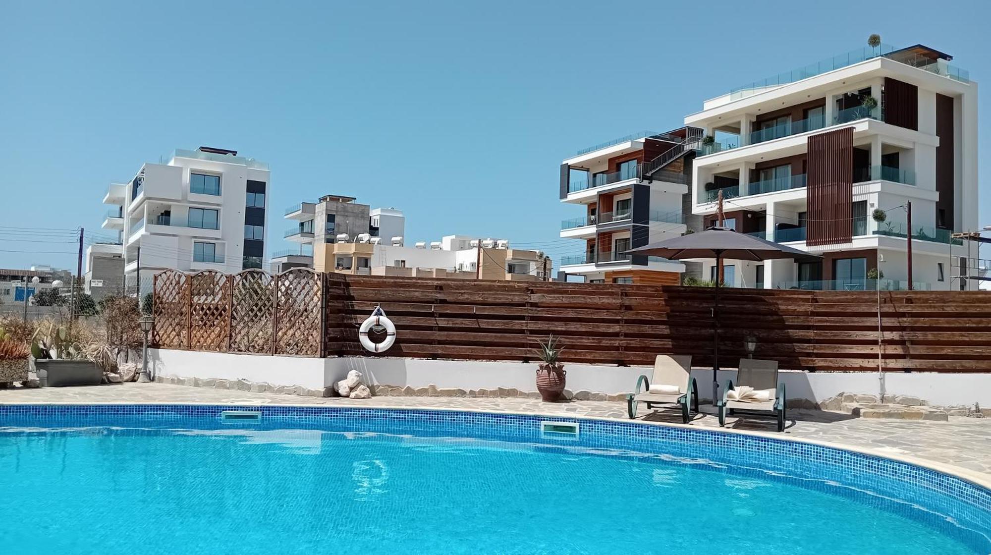 Kato Paphos Suites Экстерьер фото