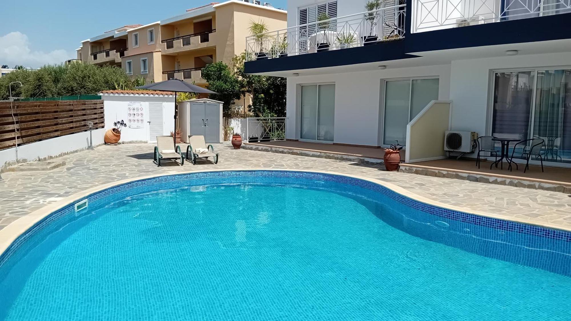 Kato Paphos Suites Экстерьер фото