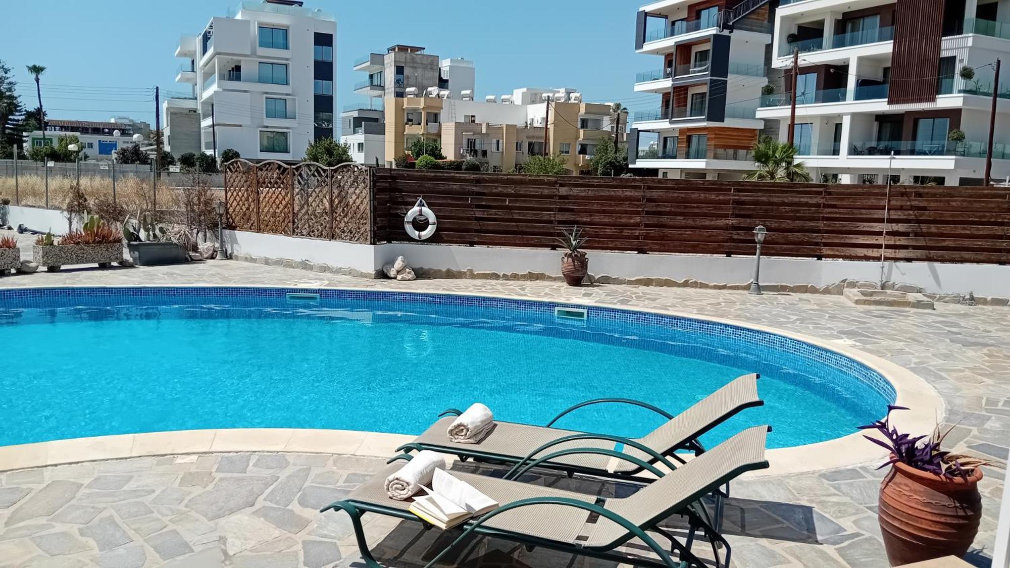 Kato Paphos Suites Экстерьер фото